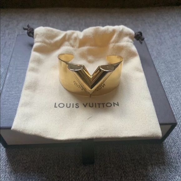 Louis Vuitton Jewelry - Authentic Louis Vuitton Essential V cuff bracelet